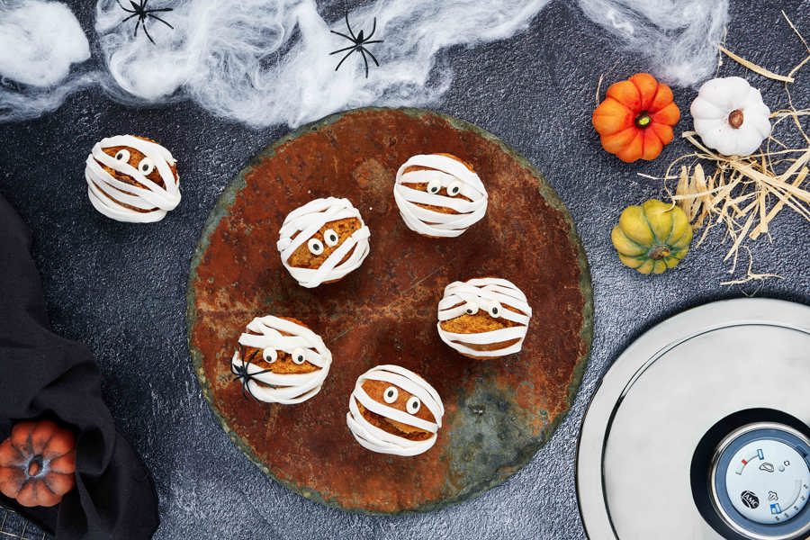 Pumpkin mummy muffins