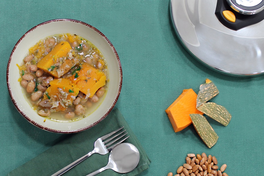 Sopa de feijão e abóbora à alentejana