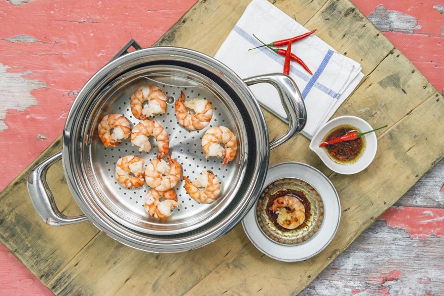 Jumbo shrimp with chili-infused oil