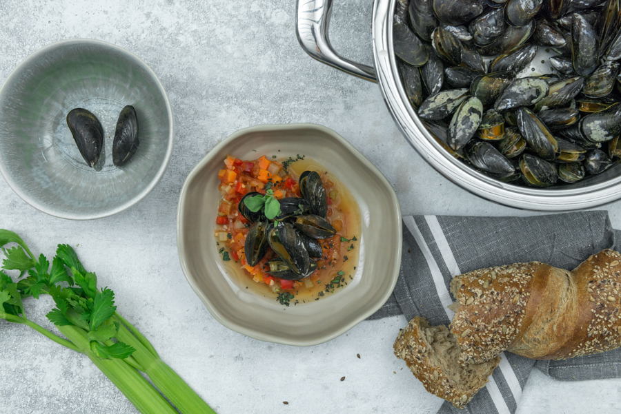 Mussels in red sauce