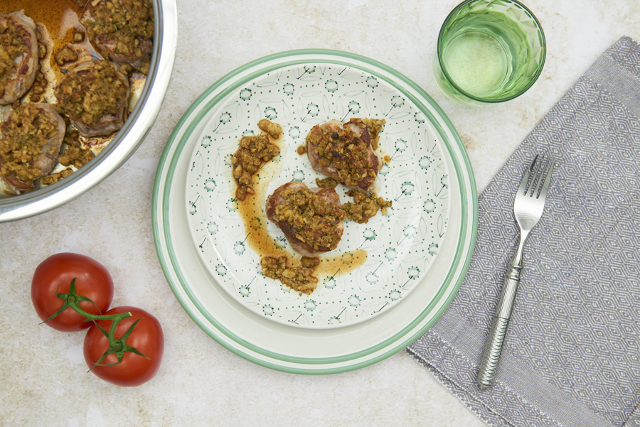 Fillet of pork medallions with walnut crust