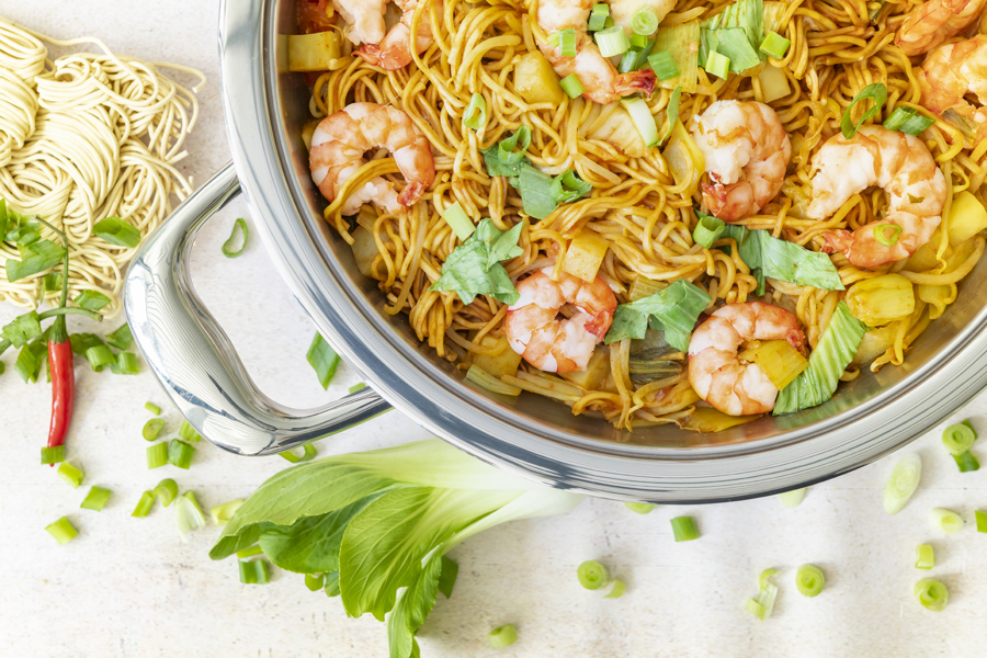 Asian pasta pot with shrimp
