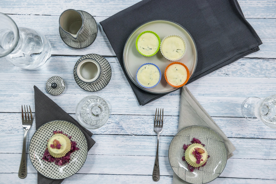 Ricotta tarts with onion sauce