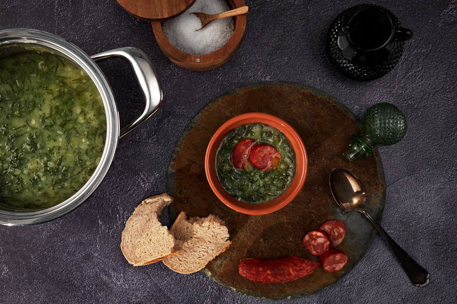 Caldo Verde (Portugiesische Grünkohl-Suppe)