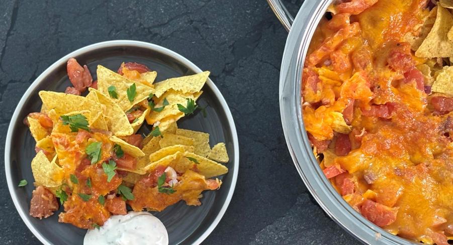Nachos com molho salsa mexicana