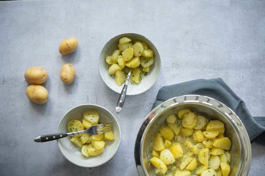 Potato salad with walnut oil