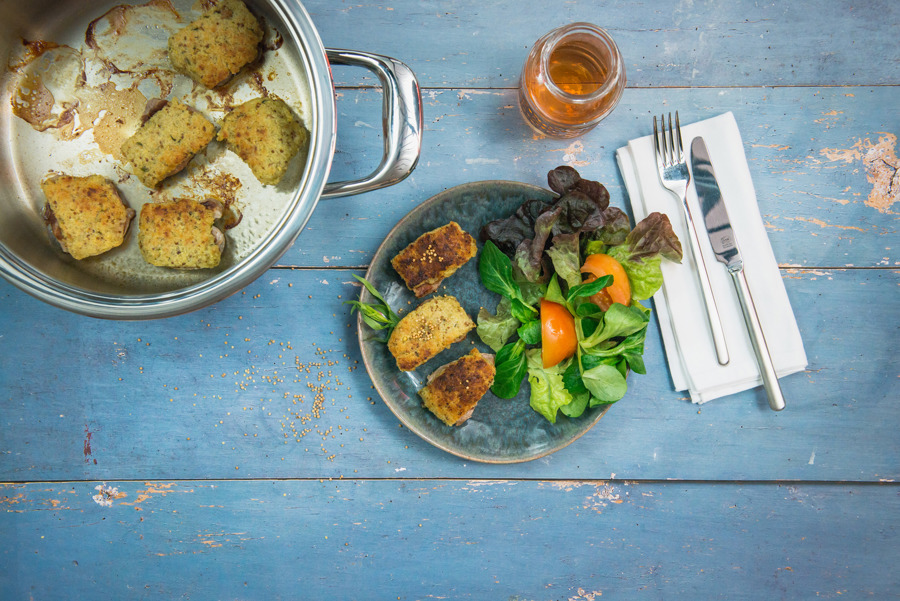 Fillet medallions with mustard crust