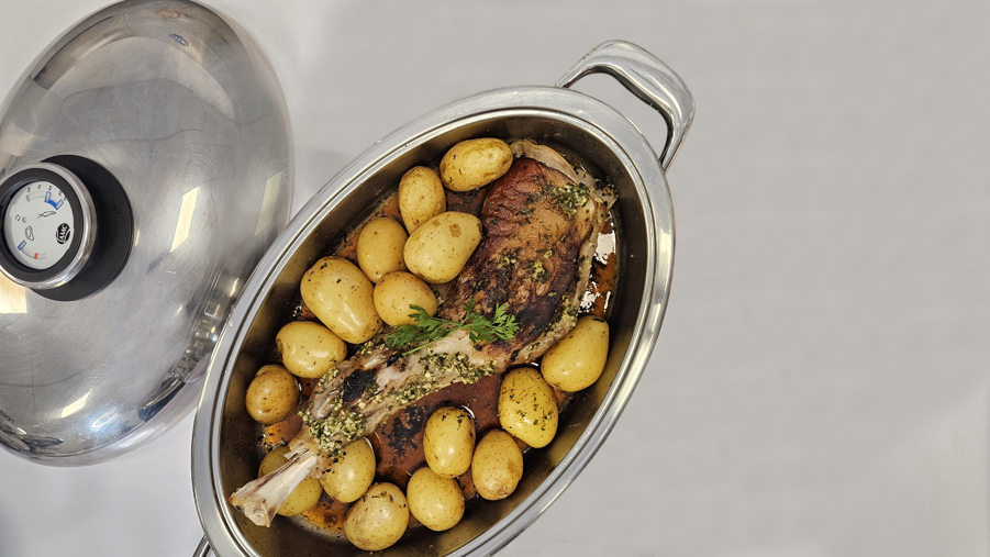 Paletilla de cordero al horno con patatas