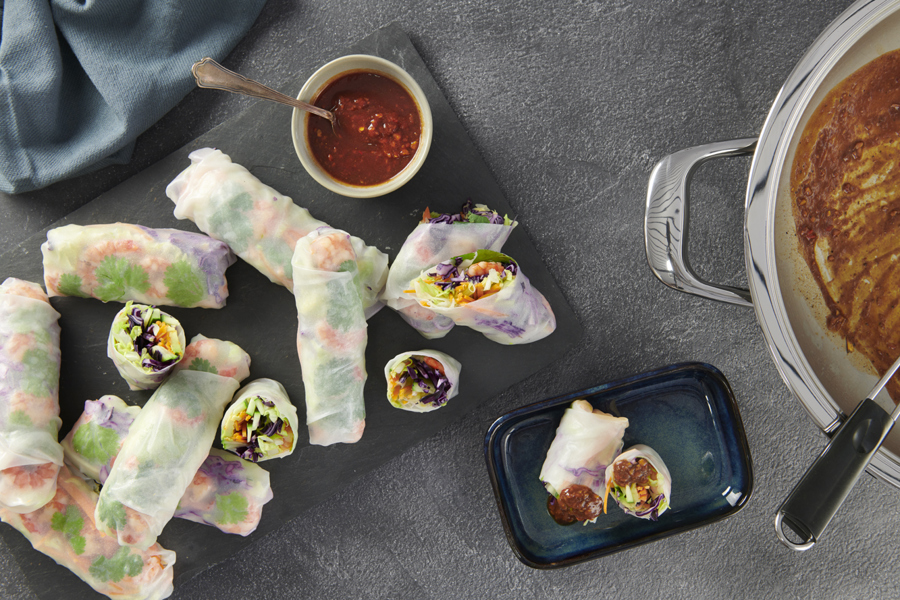 Summer rolls with fiery dip