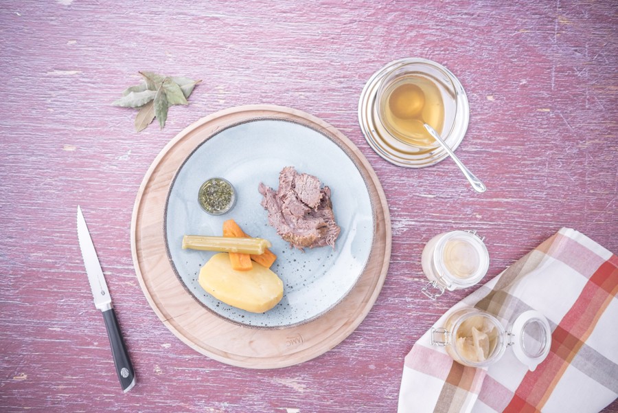 Gekochtes Fleisch mit Gemüse