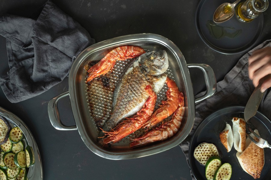 Grilled fish platter with vegetables