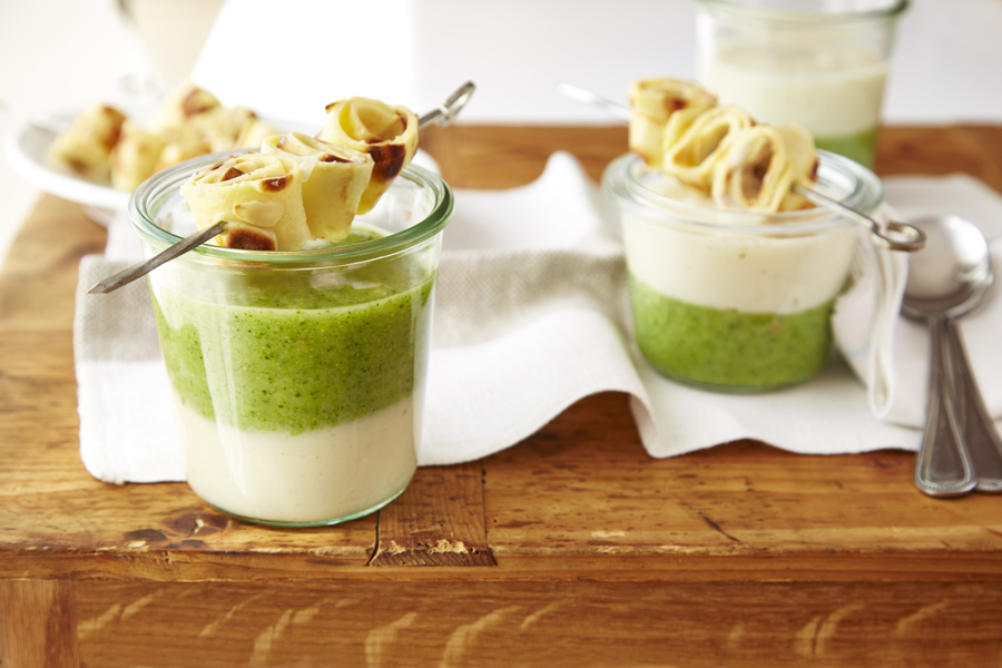 Cauliflower broccoli soup with Gorgonzola crepe