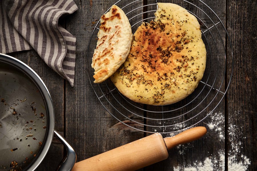 Italian pizza bread with olive oil and garlic (AMC4me)