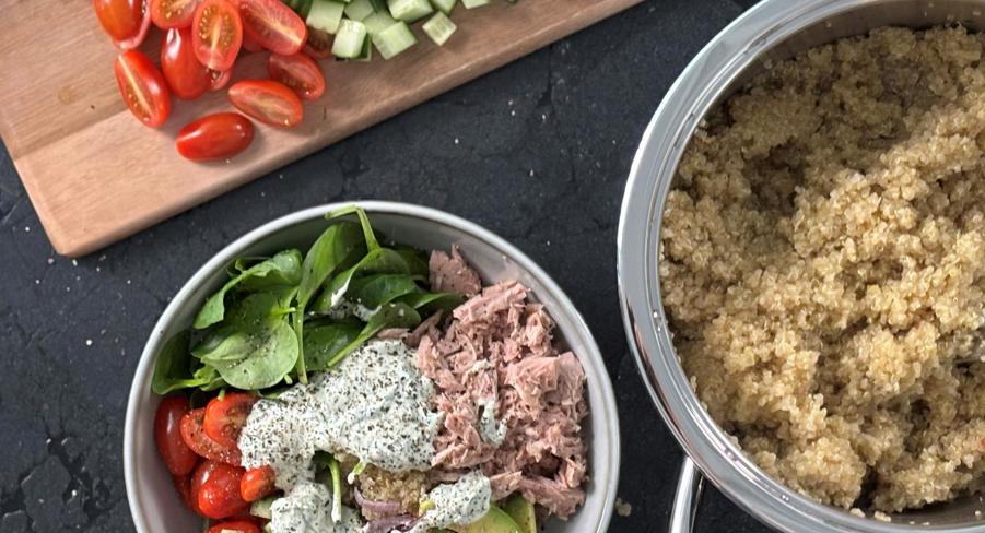 Bowl de quinoa e atum