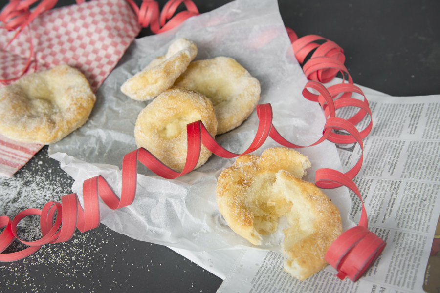 Italian-style doughnuts (Frittelle)