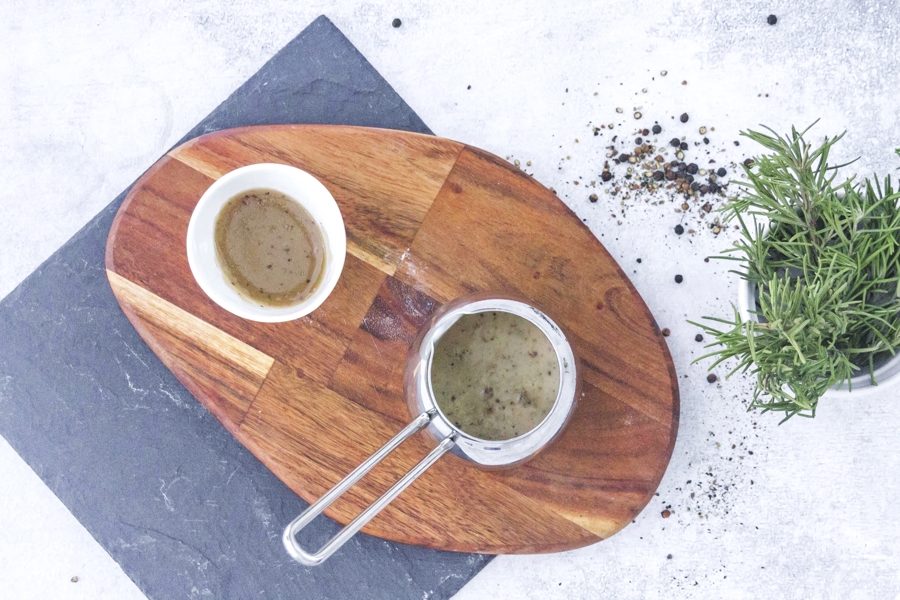 Black peppercorn sauce