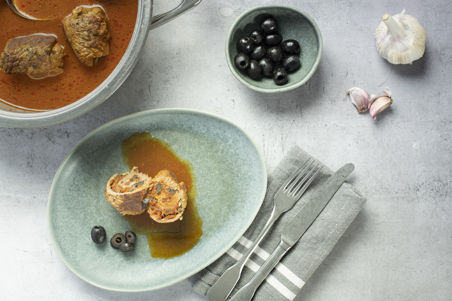 Beef roulades with dried tomatoes