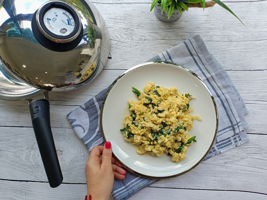 Revuelto de bacalao y espinacas