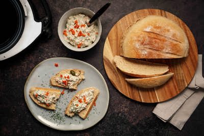 Image of the recipe Pain au yaourt avec crème de saumon
