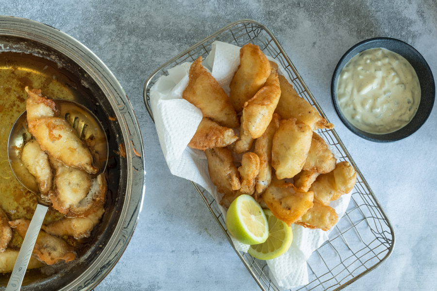 Battered fish with tartar sauce
