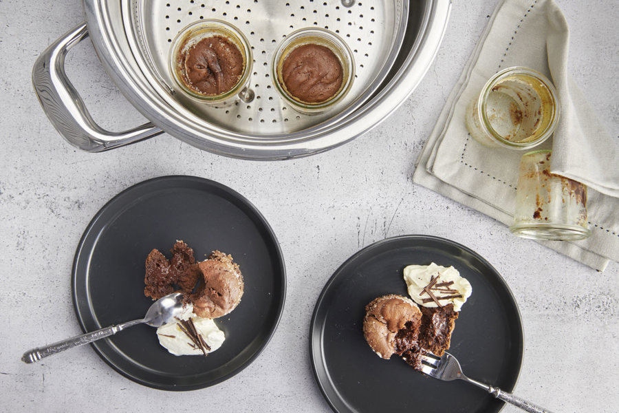 Mini chili chocolate cakes