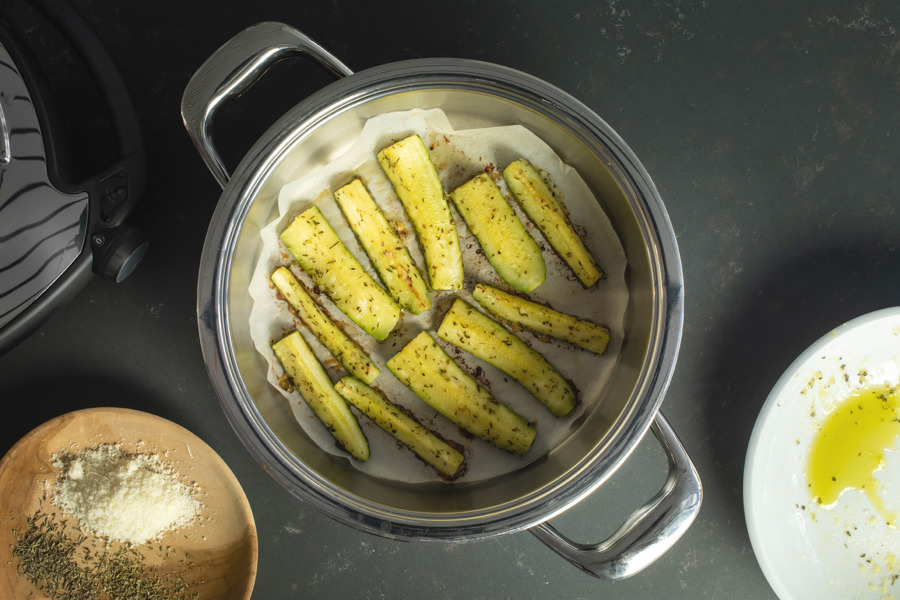 Baked zucchini strips