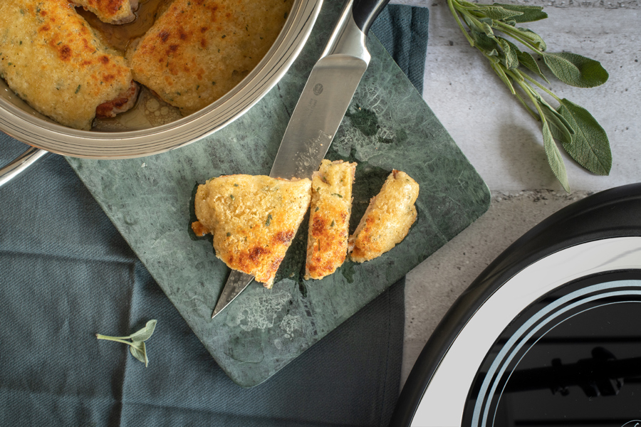 Cotolette di maiale con crosta di formaggio