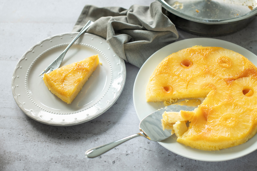 Yogurt cake with pineapple