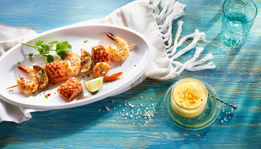 Lachs-Garnelenspieße in Caipirinha-Marinade
