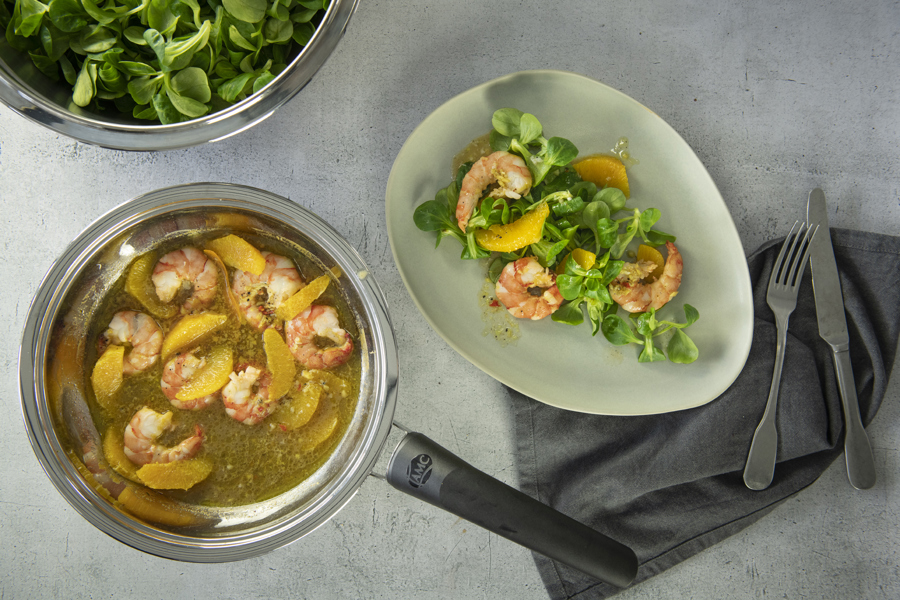 Lamb’s lettuce salad with savory shrimp