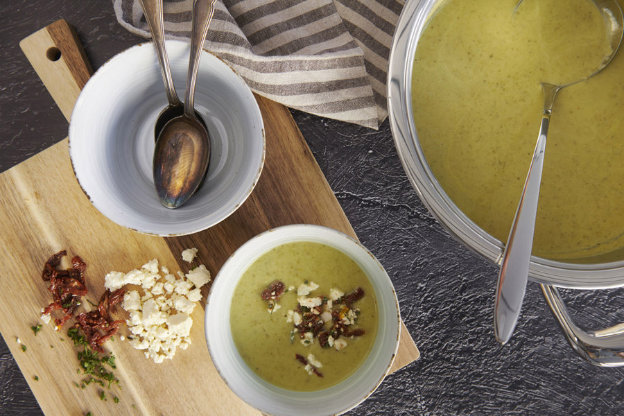 Savoy cabbage and apple soup with feta