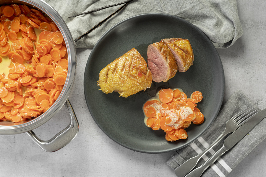 Duck breast with vanilla carrots