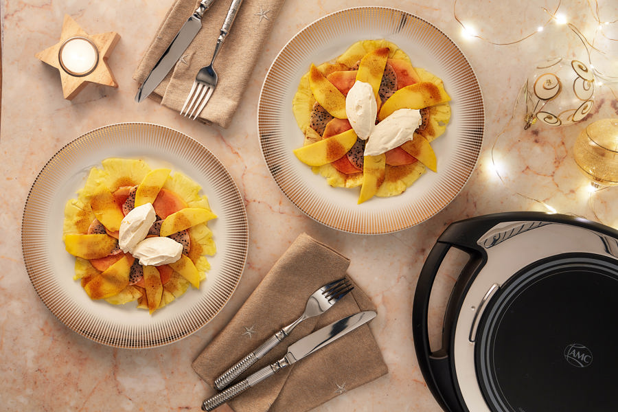 Carpaccio de frutas con quenelles de yogur