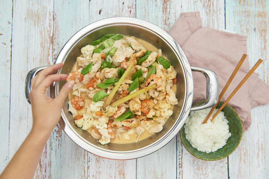 Poultry and shrimp curry