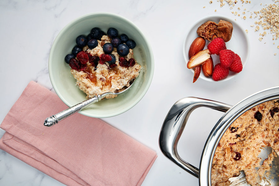 Vegan porridge with dried fruit