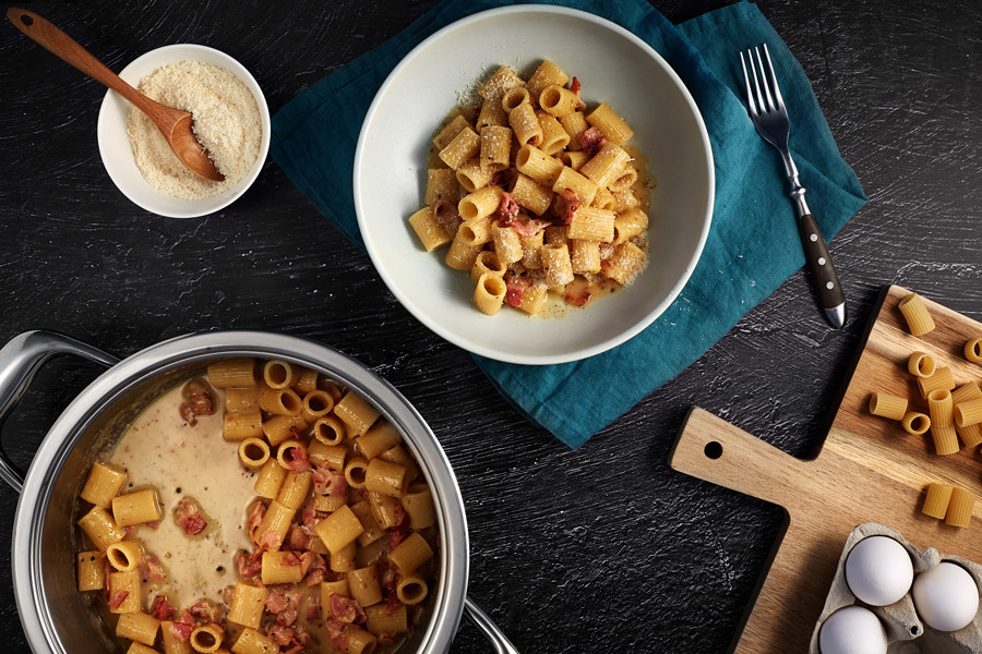 Testenine carbonara