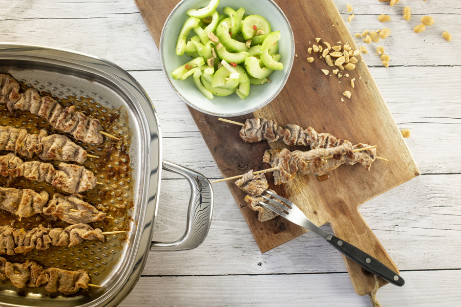 Beef skewers with spicy cucumber salad