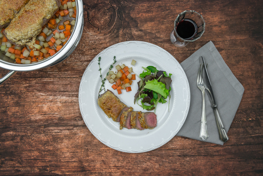 Sesame-crusted saddle of lamb (susamli kuzu sirti)
