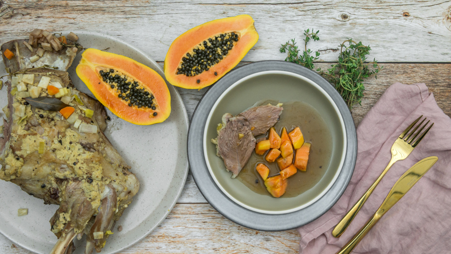 Leg of lamb with papaya sauce