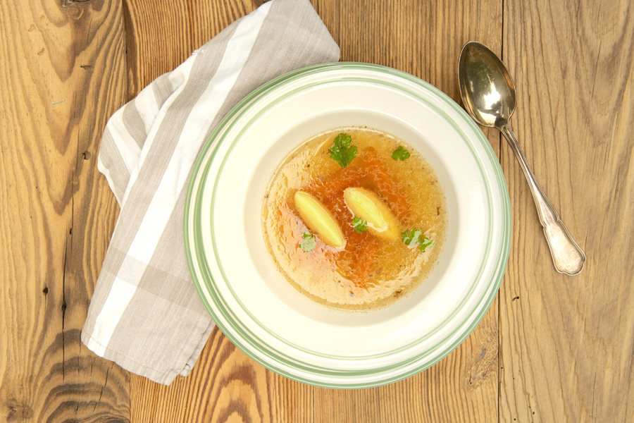 Kärntner Rindsuppe mit Grießnockerl