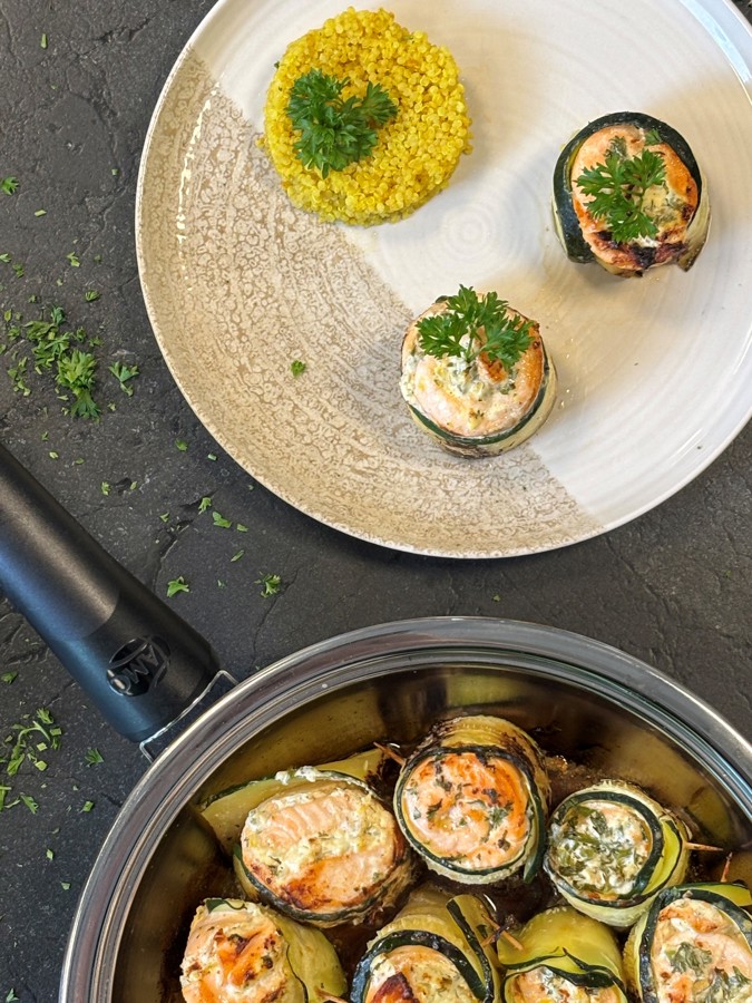 Mediterrane Lachs-Röllchen mit Zitronen-Quinoa