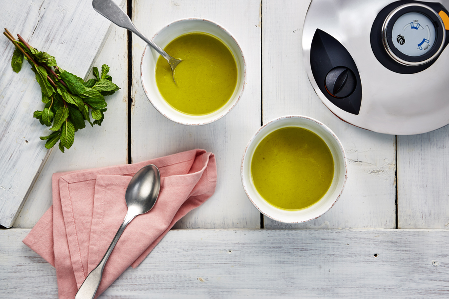 Sopa de guisantes y menta