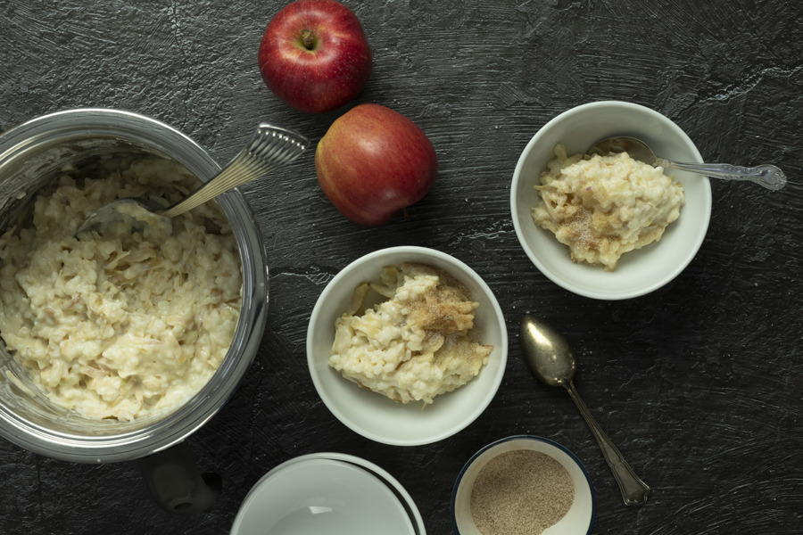 Rice pudding with apples and almonds