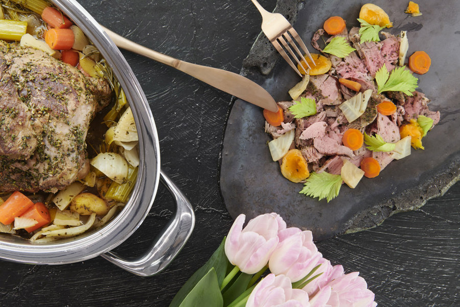 Leg of lamb in herb crust